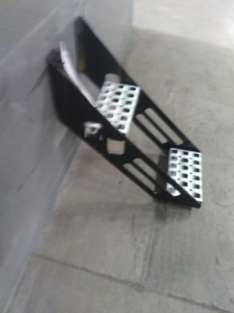 Frame Step for Volvo VNL (2015)