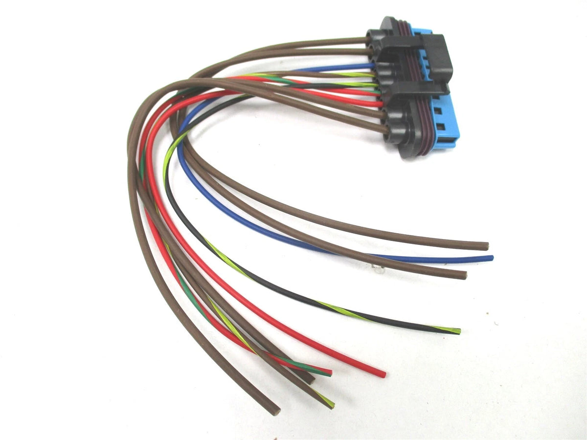 GA30016 Pigtail Connector for International T444E (1998–2003)