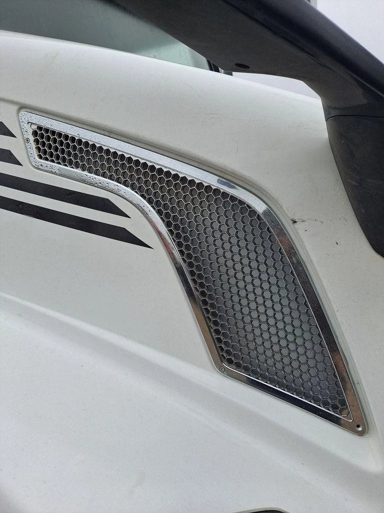 Air Intake Louver/Cover for Volvo VNL (2017)
