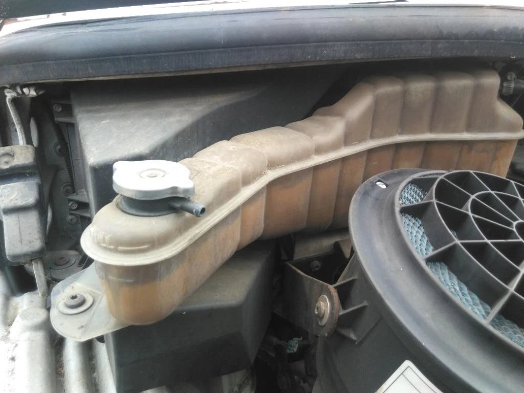 Radiator Overflow Tank for Freightliner M2 106 (2004)