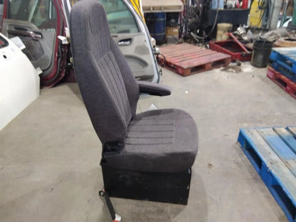 Front Seat for Peterbilt 579 (2019)