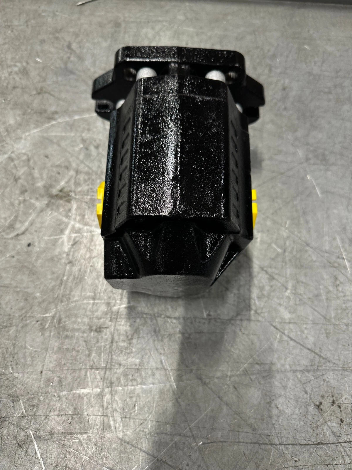 Hydraulic Gear Pump 26 GPM for SAE-B 13T (Bidirectional, 2465 psi)