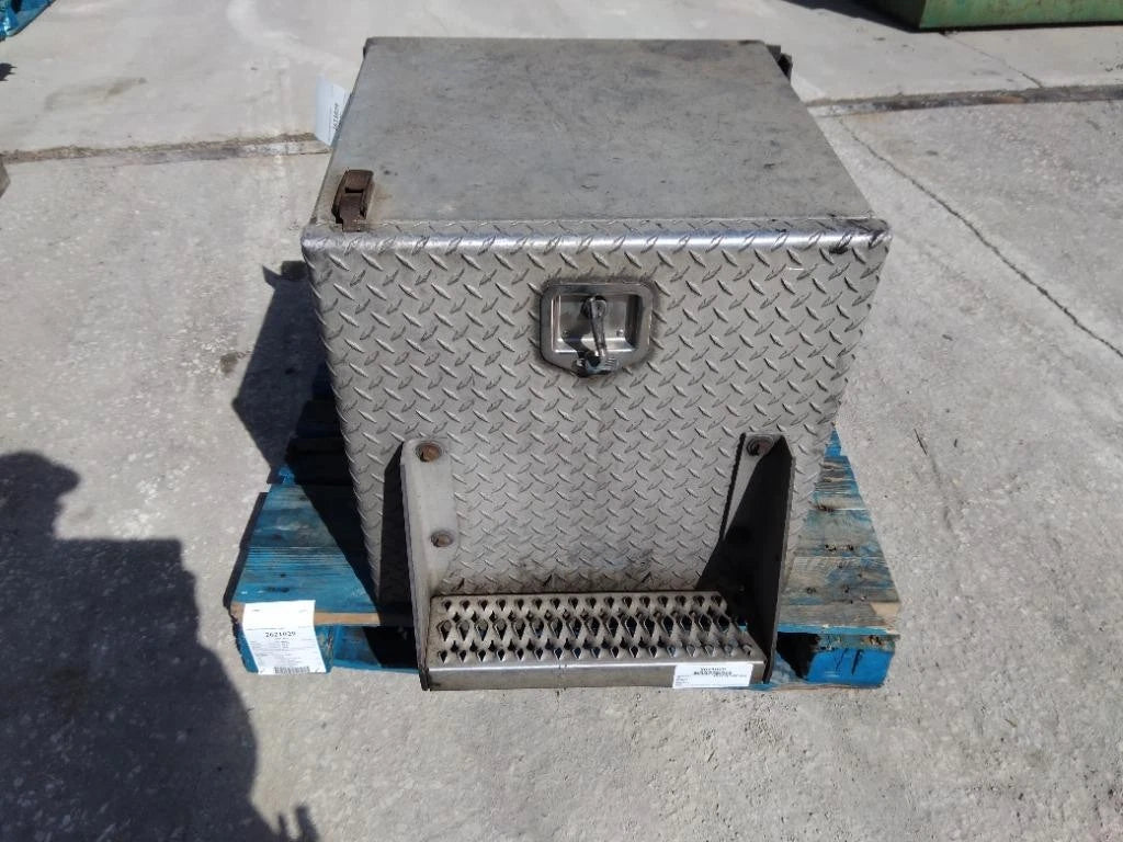 Tool Box for Peterbilt 379 (1997)
