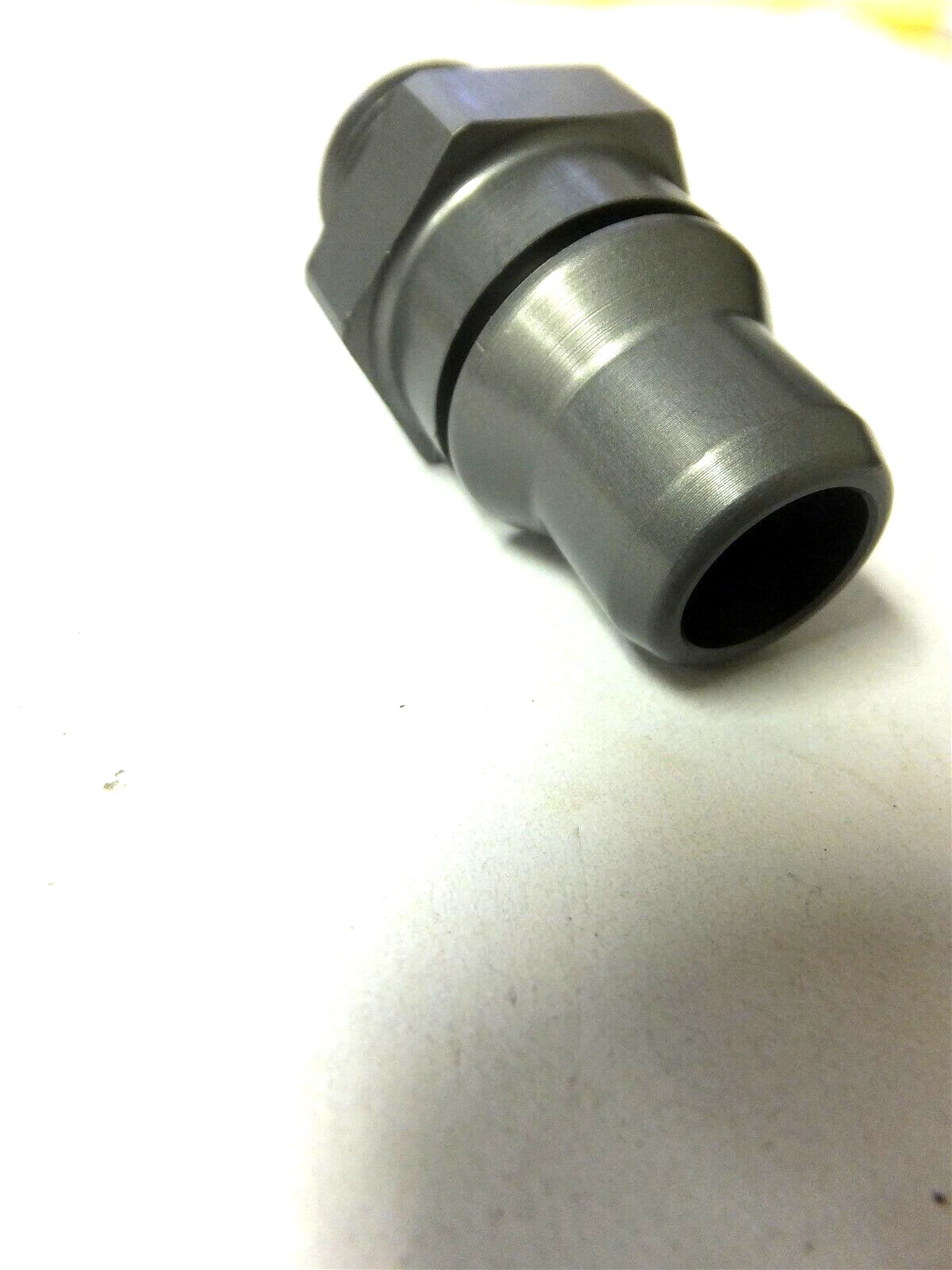 Air Compressor Coolant Line Fitting for Detroit Diesel (A0029974271)