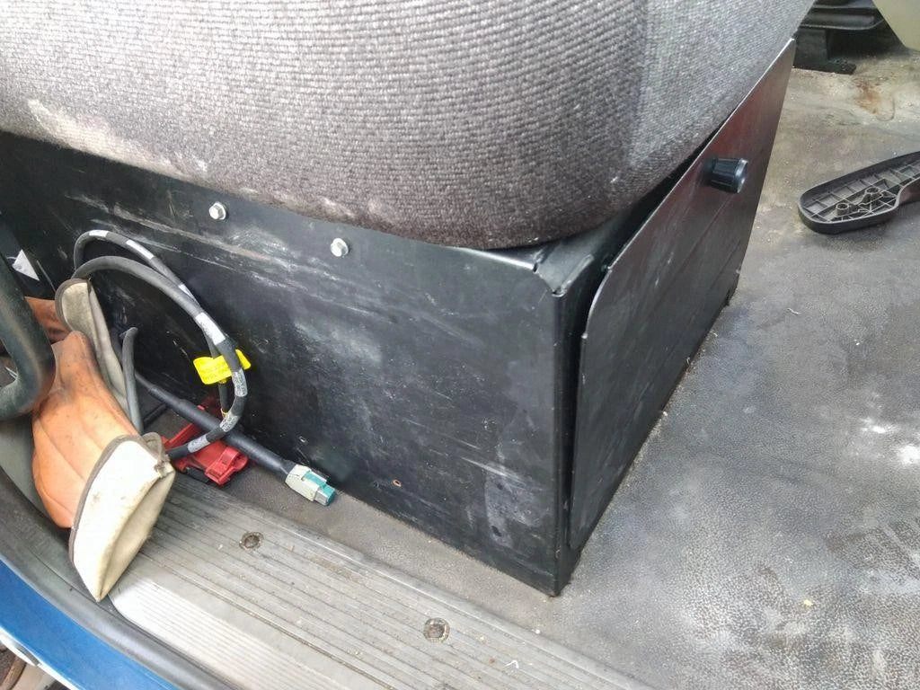 Front Seat for Peterbilt 579 (2018)