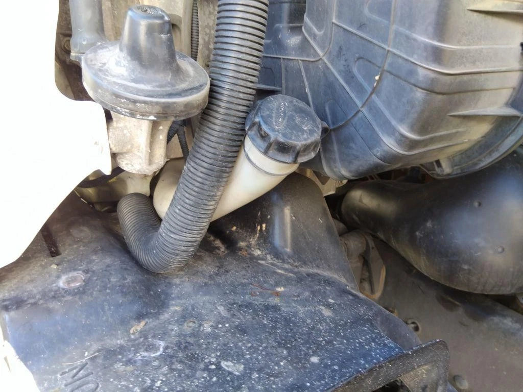 Windshield Washer Reservoir for Freightliner Cascadia 113 (2014)