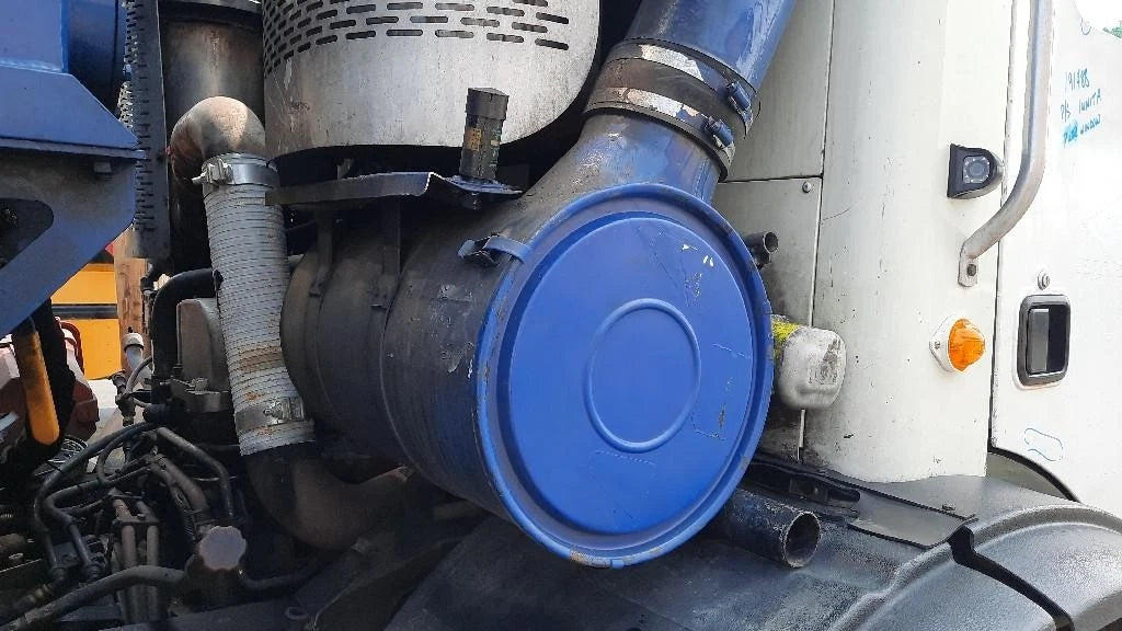 Air Cleaner for Mack MRU613 (2011)