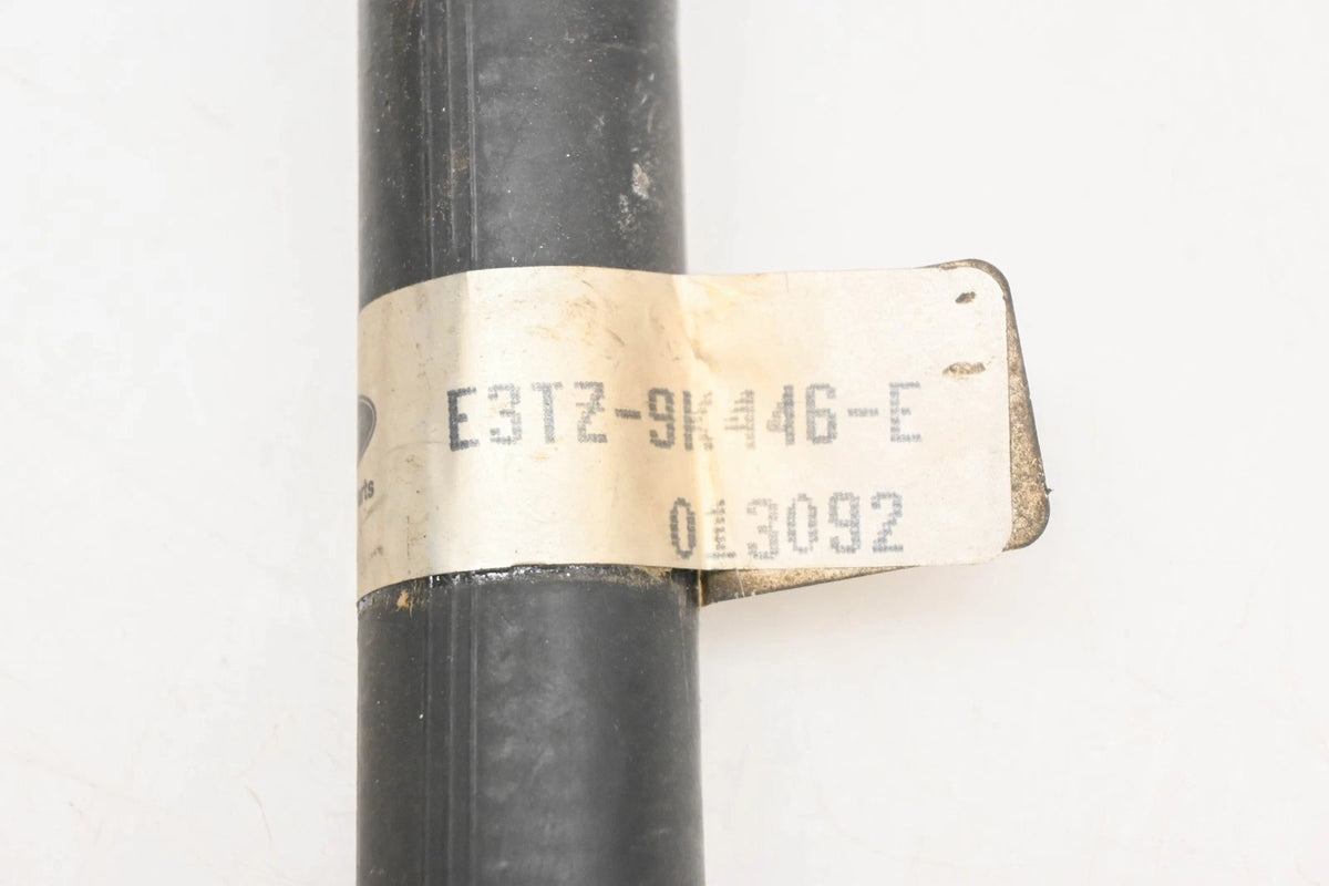 Air Supply Bypass Check Valve Hose for Ford (E3TZ-9K446-E)