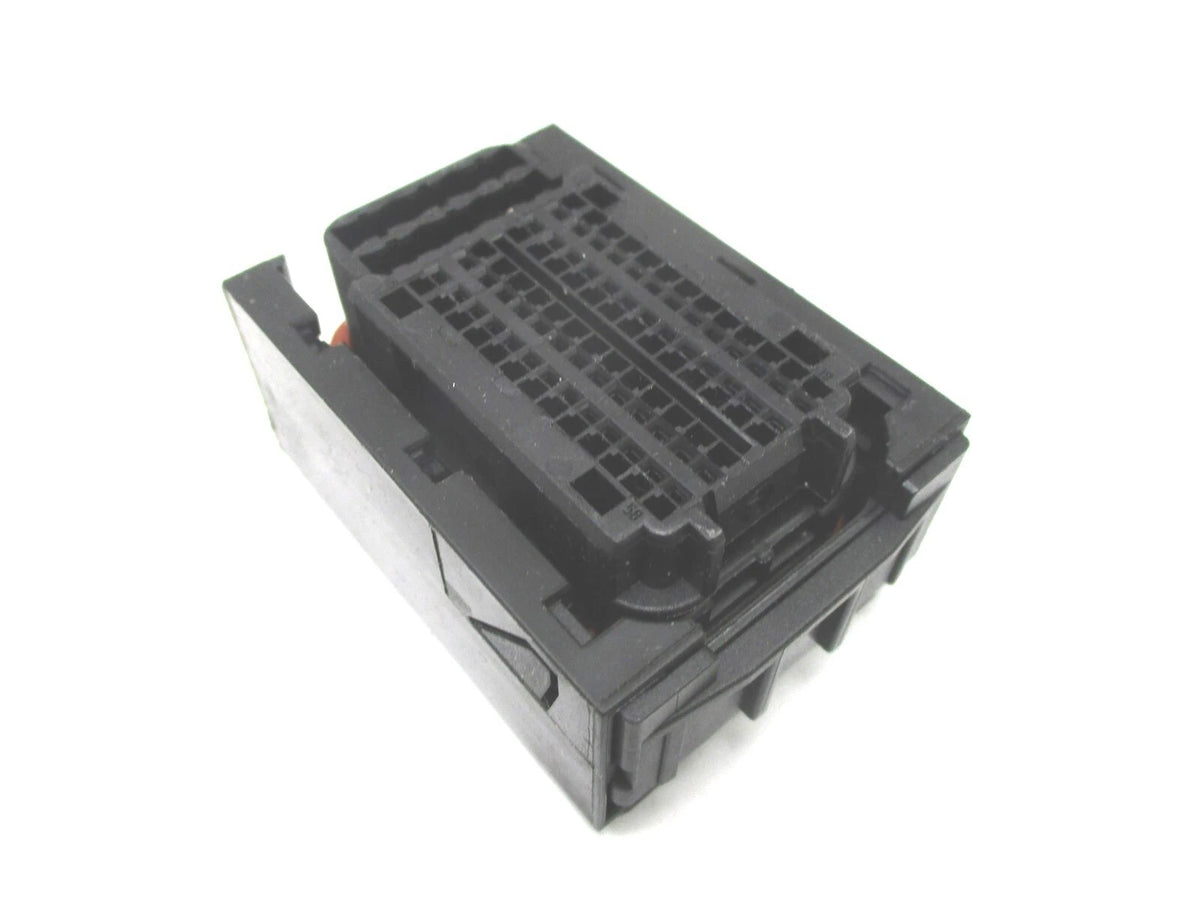 Body Connector for International (6113125C1)