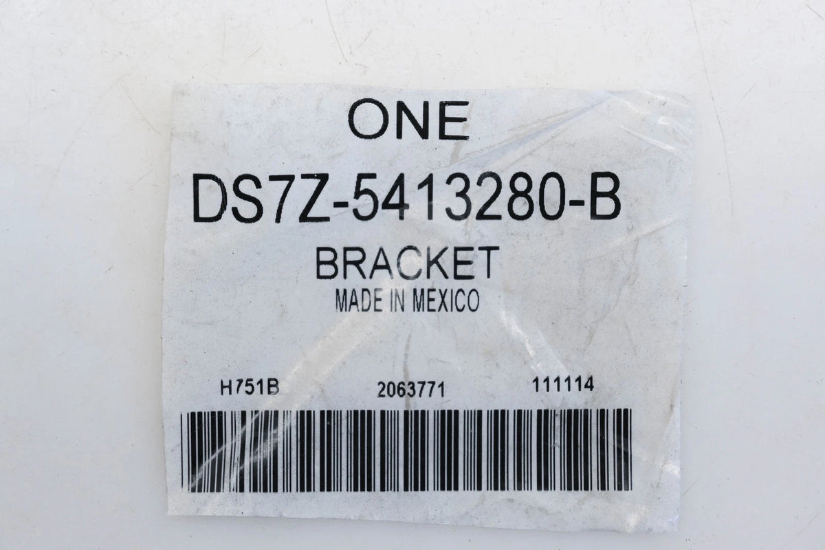 Rear Left Scuff Plate Bracket for Ford (DS7Z-5413280-B, DS7Z5413280B)