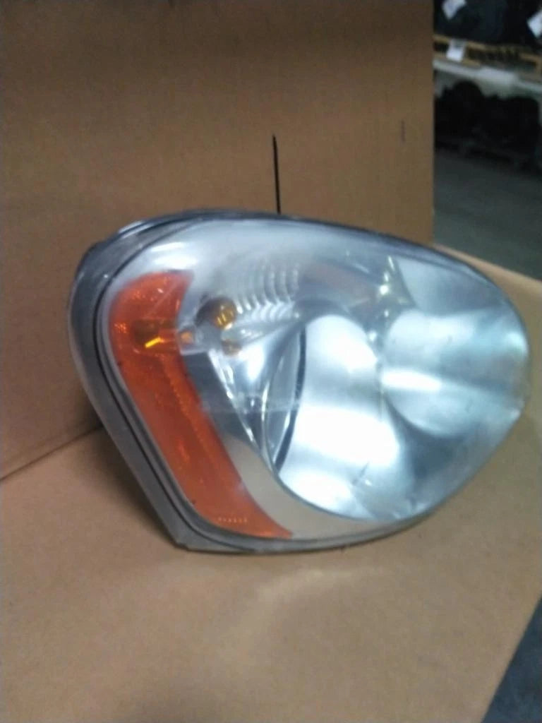Headlight Right for Freightliner Cascadia (2017) - IL