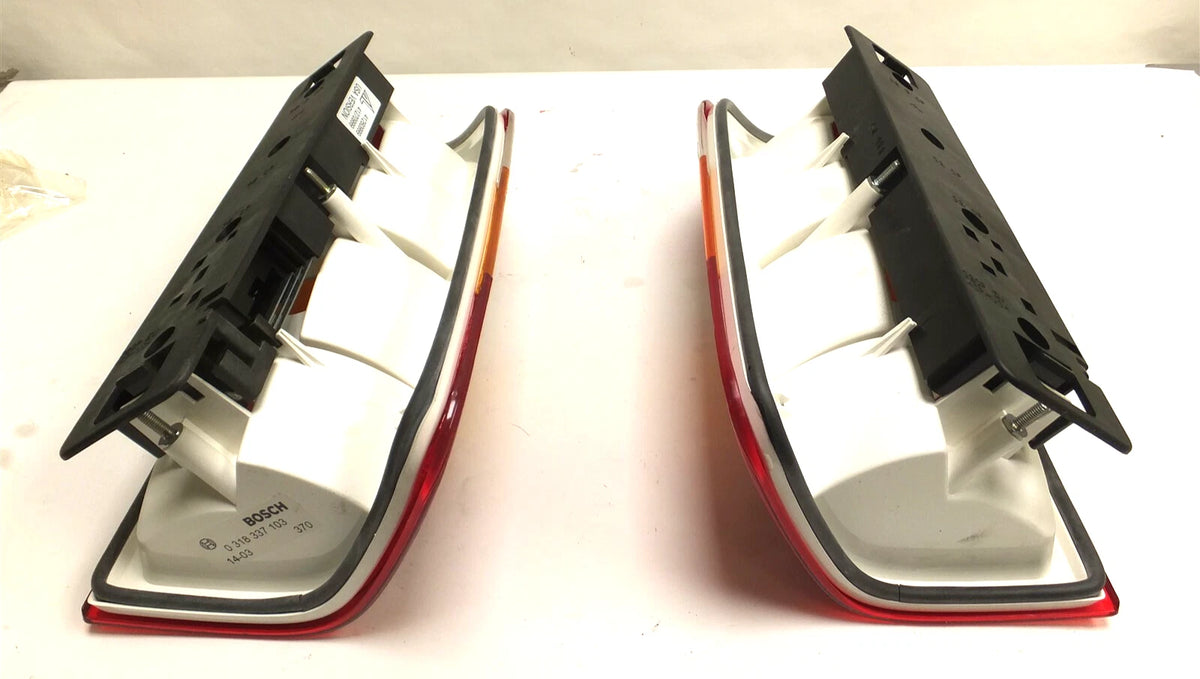 Set of 2 Rear Brake Tail Lights for Sprinter Vans (2002–2006) 0318337103 0318337104