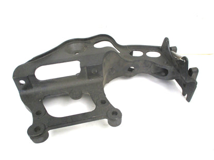 Front Right Spring Support Horn for International 9200 (OEM 3563987C1, 3563987C2)
