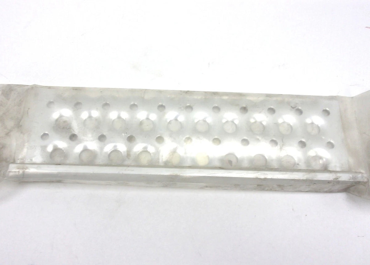 Fuel Tank Step for International (6092713C1) (13-7/8" x 4-1/8" x 1-5/8")
