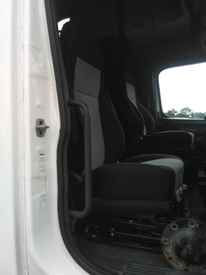 Front Seat for Freightliner Cascadia 126 (2018)