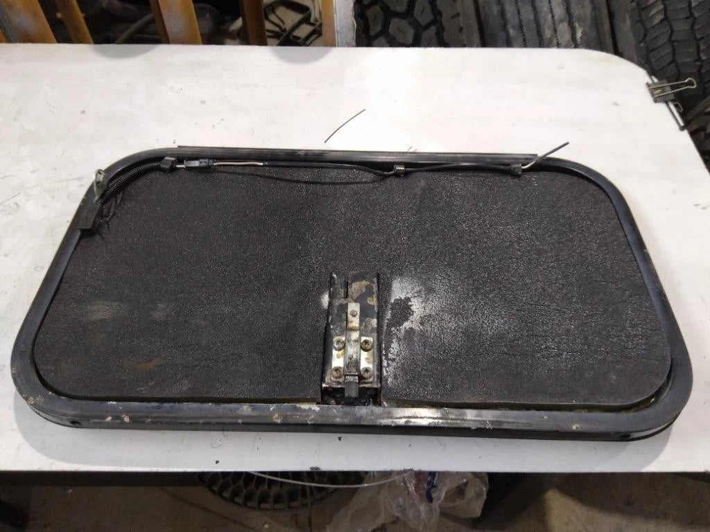 Compartment Door for International 9200I (2006)
