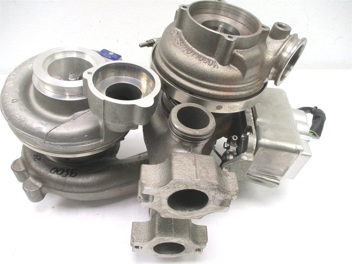 BorgWarner B2 Twin Turbo w/ Actuator for Mercedes OM926-LA (A9260901080)