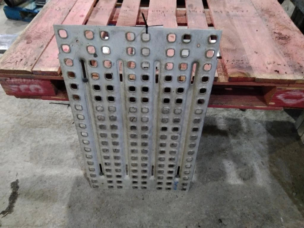 Deck Catwalk for Volvo VNL (2017)