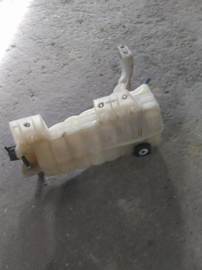 Radiator Overflow Tank for Peterbilt 579 (2014)