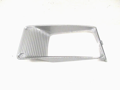 RH Front Turn Signal Bezel for International (OEM 2515468C1, 1661764C1)