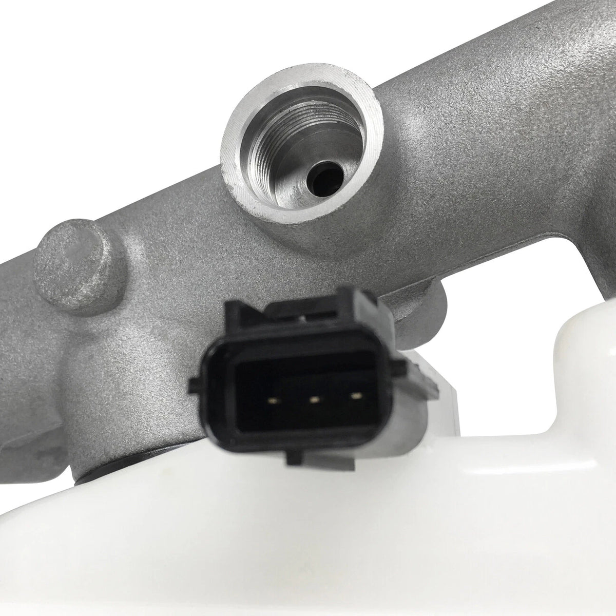 Brake Master Cylinder for Ford Crown Victoria Lincoln Town Car (1992–2011)