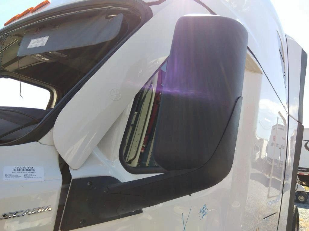 Left Door Mirror for Freightliner Cascadia 126 (2022)