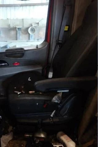 Front Seat for Peterbilt 579 (2013)