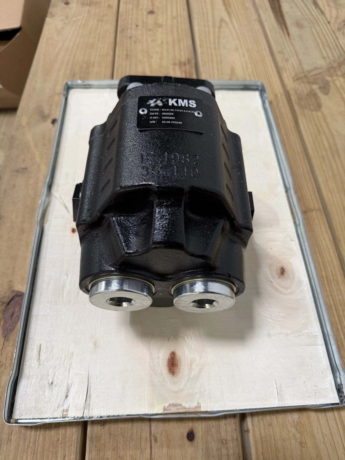 Hydraulic Gear PTO Pump 29 GPM for BD (4 Port, DIN ISO 5462, 2793 PSI)