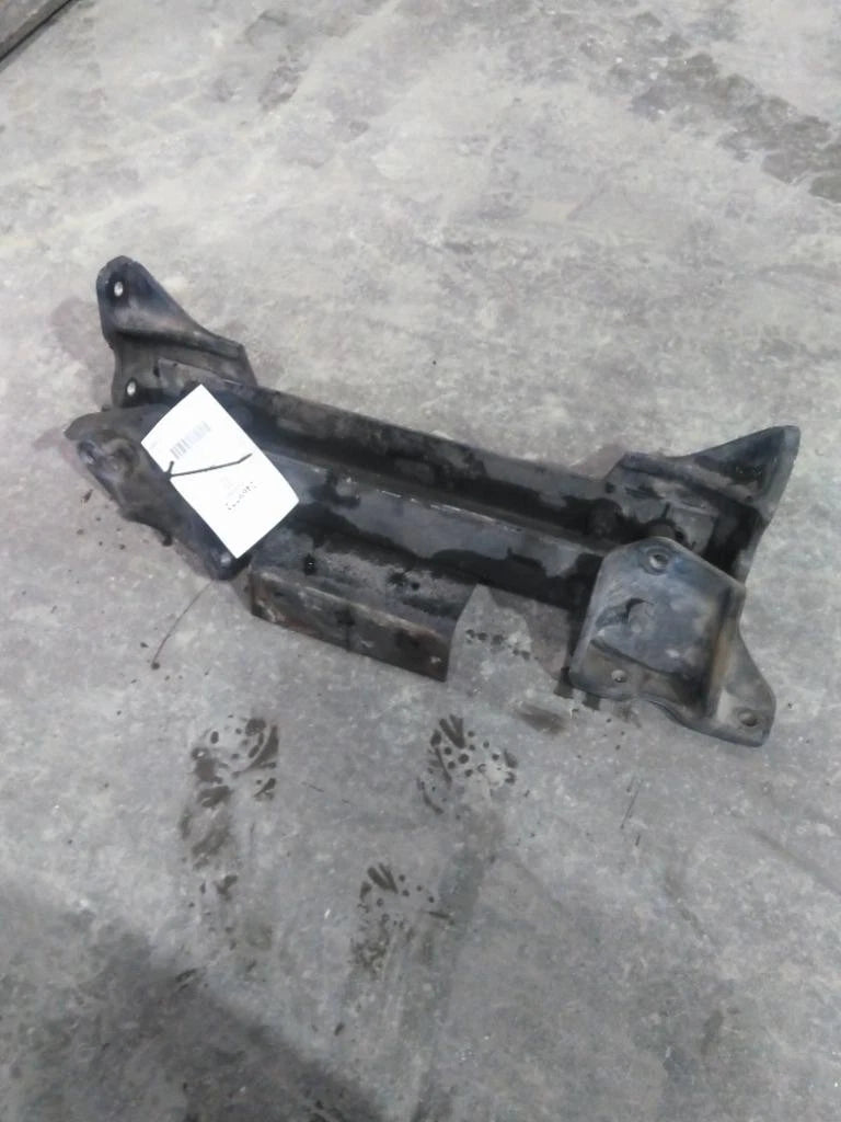 Crossmember for Peterbilt 379