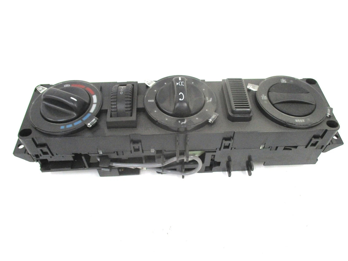 Heater/AC Control for Freightliner/Mercedes/Dodge Sprinter (2014–2019) 5103644AA