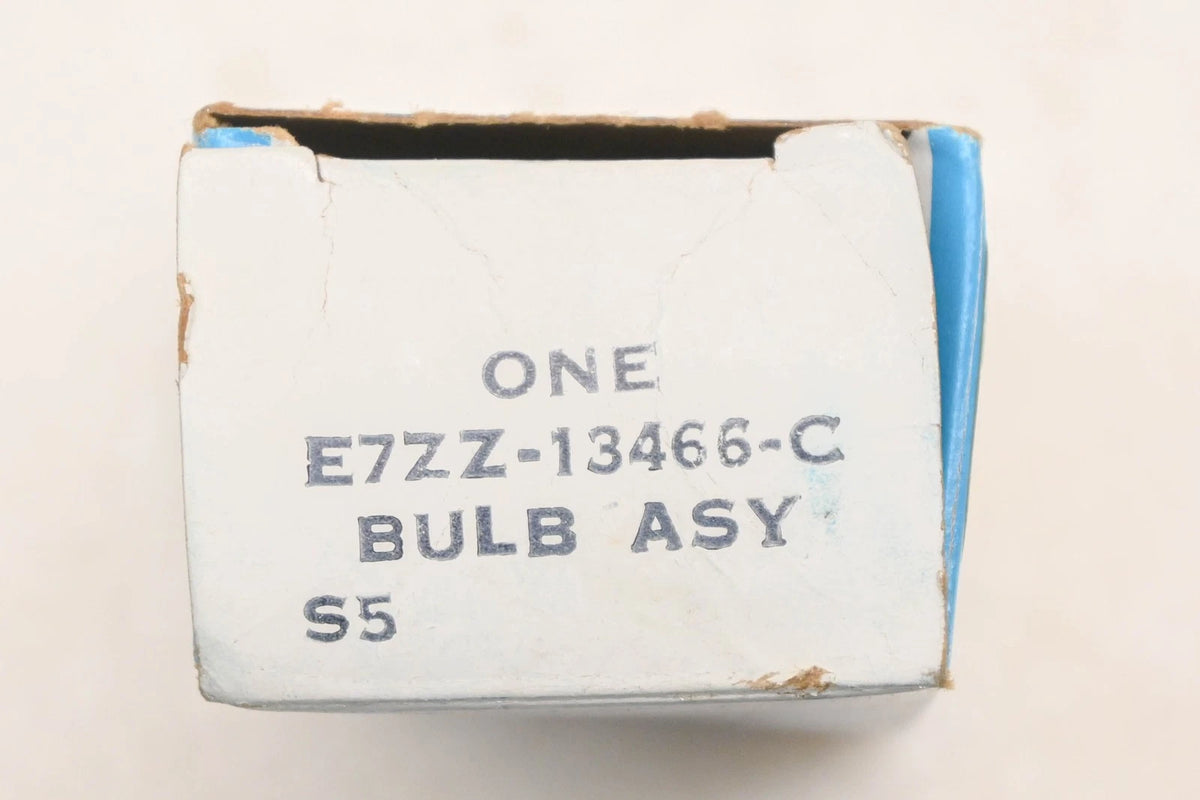 Fog Lamp Bulb Assembly for Ford (E7ZZ-13466-C)