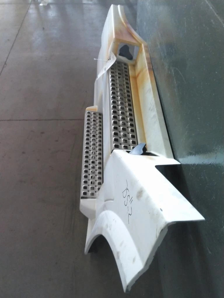 Side Fairing Right for Volvo VNL (2007)