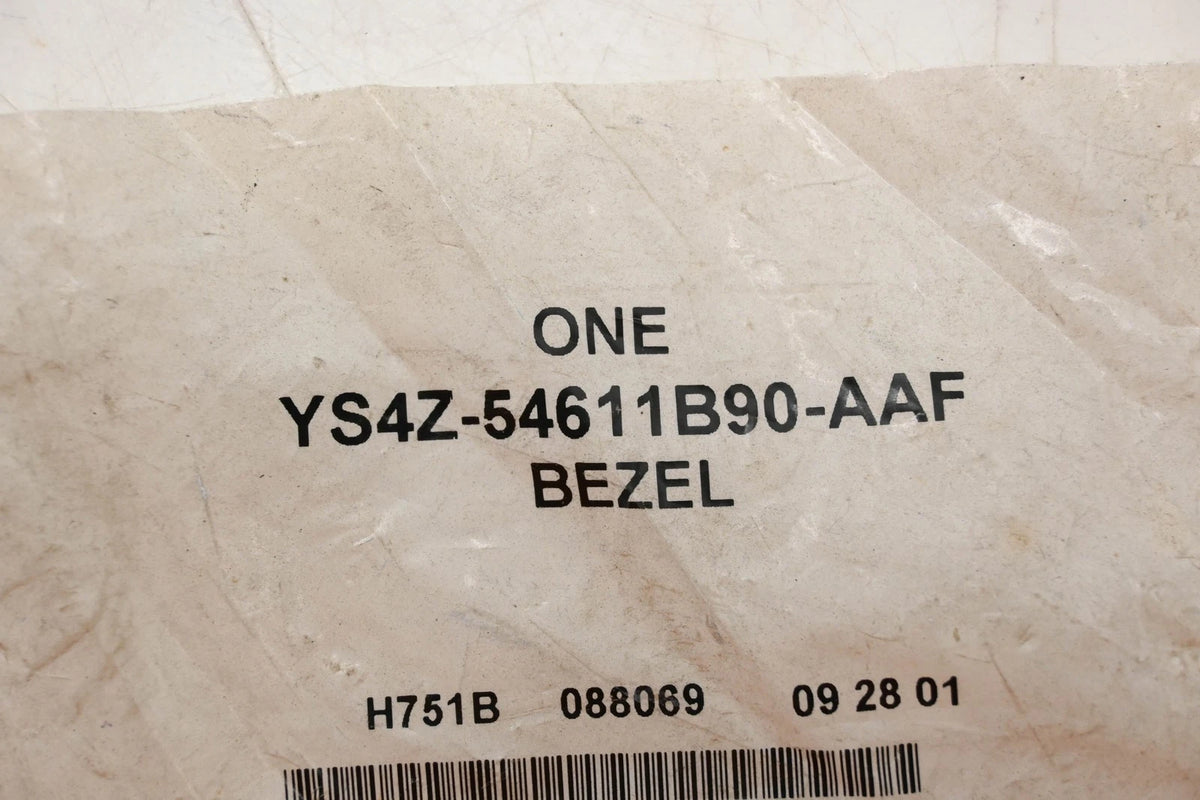 Seat Belt Guide Bracket Bezel for Ford (NOS) (1994–1994) YS4Z-54611B90-AAF