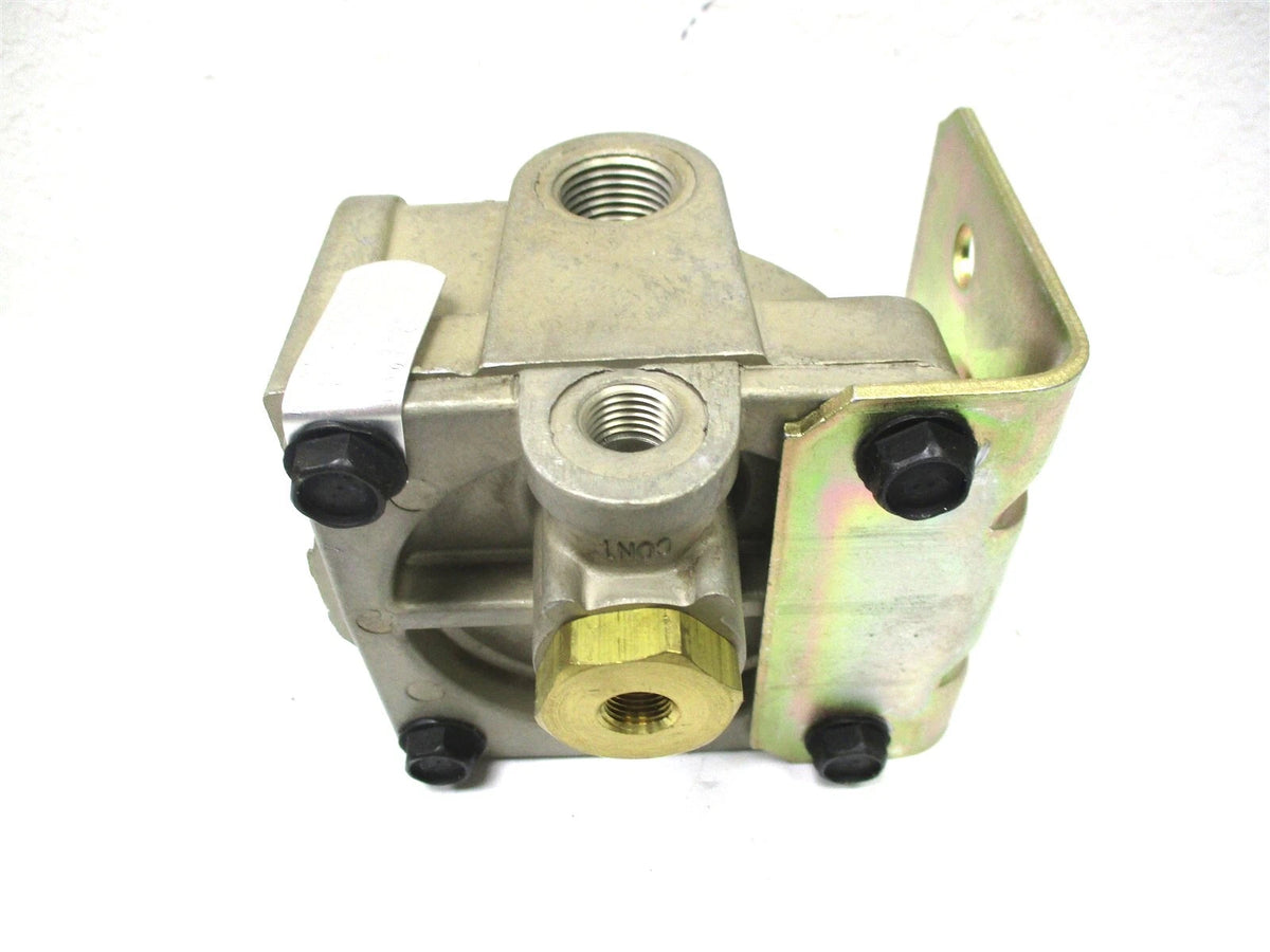 Haldex Air Brake Relay Valve for KN28071 (4.6 PSI Crack Pressure, 1/2" Ports)