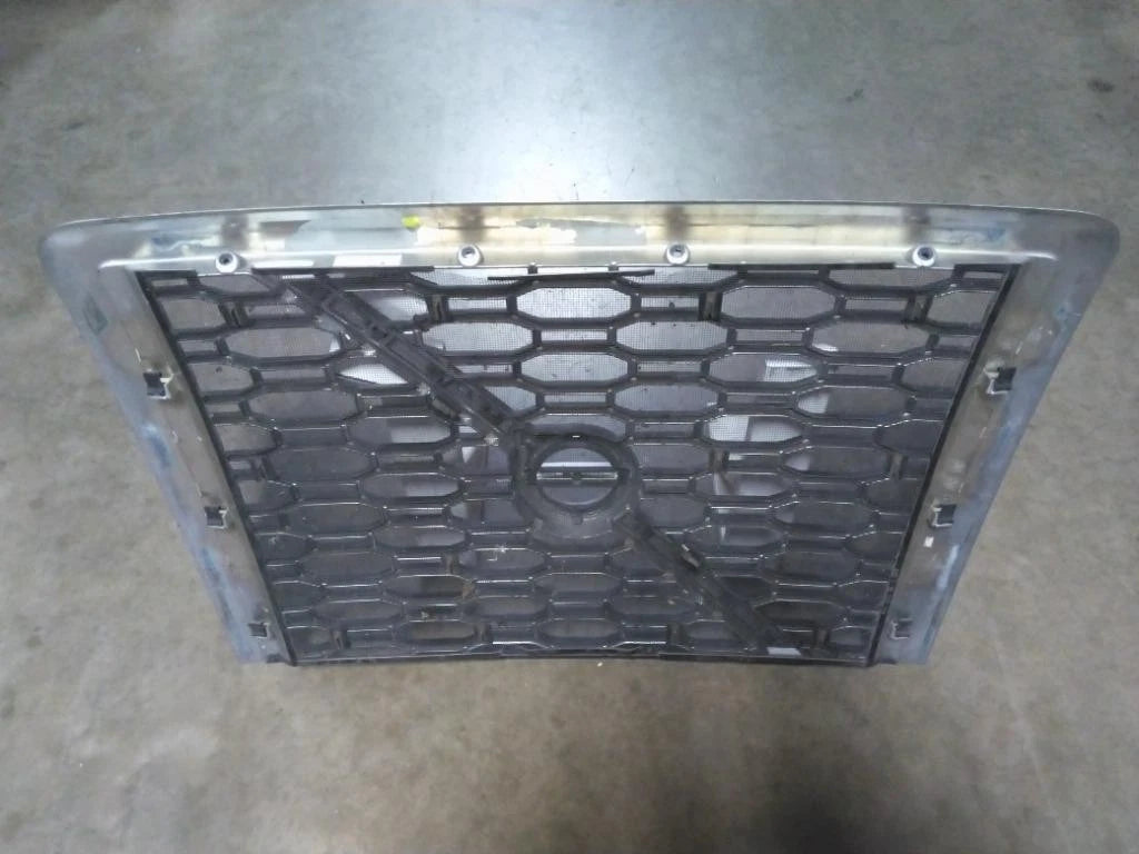 Grille for Volvo VNL (2018–2024)