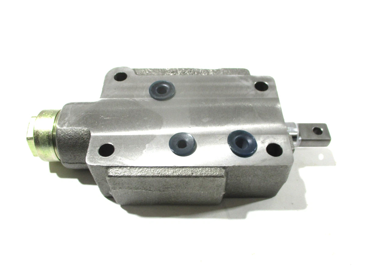 Auxiliary Control Valve for Kubota M7950 M5950 (99883-93110)