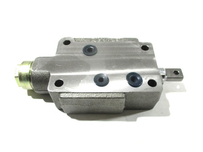 Auxiliary Control Valve for Kubota M7950 M5950 (99883-93110)