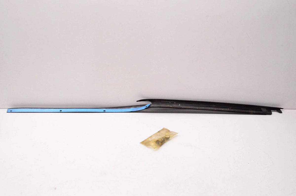 OEM Molding with Install Hardware for Ford (E2GZ-6751726-B)