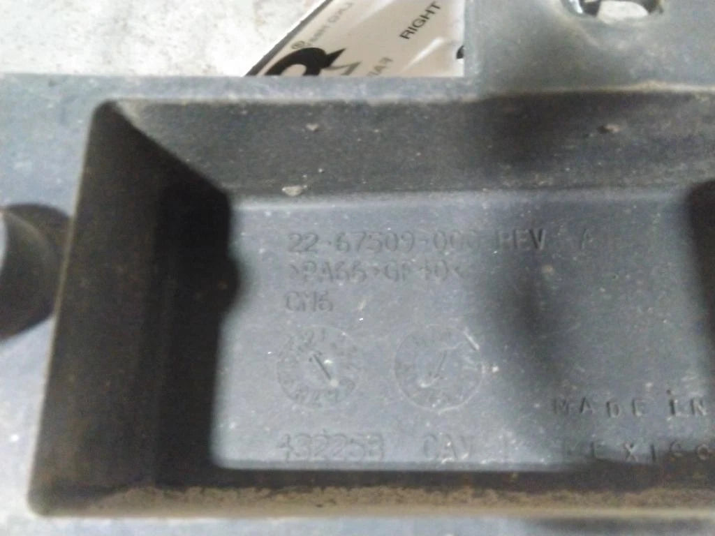 Fairing Bracket Right for Freightliner Cascadia 125 (2016)