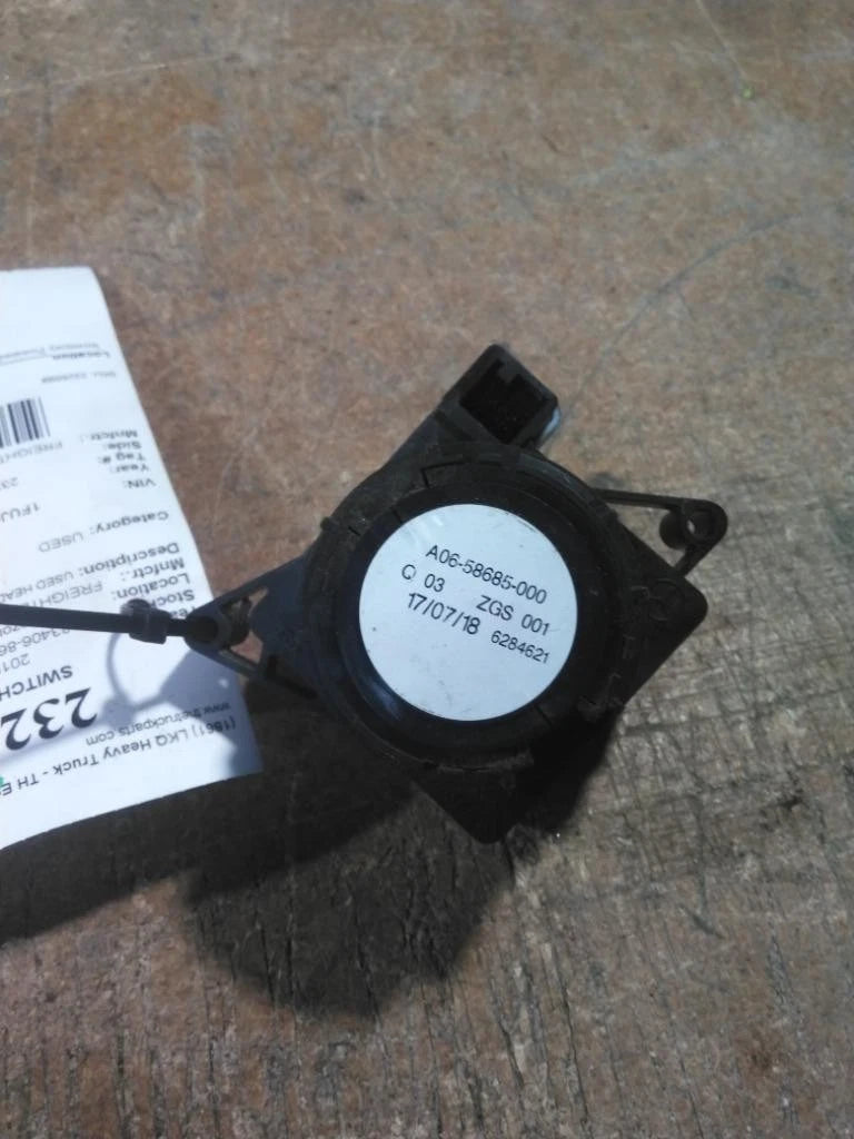 Headlight Switch for Freightliner Cascadia 113 (2018–2023) A06-58685-000