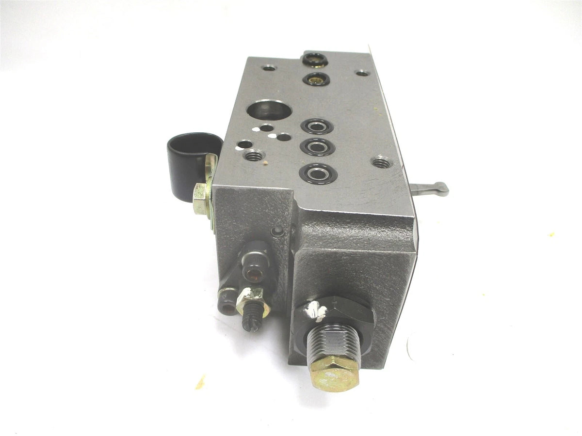 Front Servo Valve for Komatsu PC150-3, PC150LC (708-25-25200)