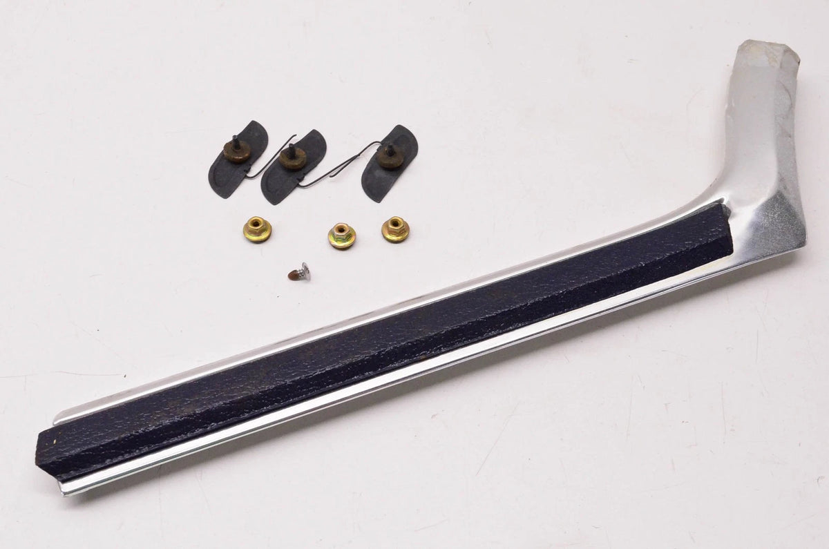 Fender Molding for Ford Torino (1977) W/ Install Hardware
