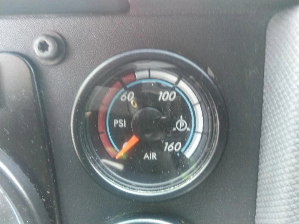 Air Gauge for Freightliner Cascadia 125 (2018) - GA