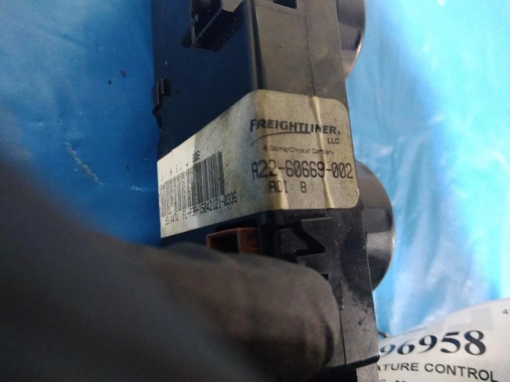 Temperature Control for Freightliner Cascadia 125 (2016) A22-60669-002