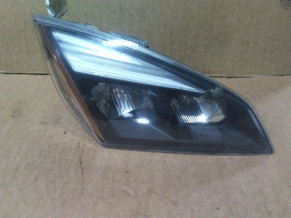 Right Headlight for Freightliner Cascadia (2018–2025)