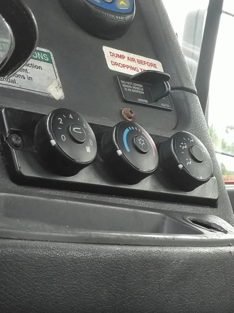 Temperature Control for Freightliner Cascadia 113 (2012)