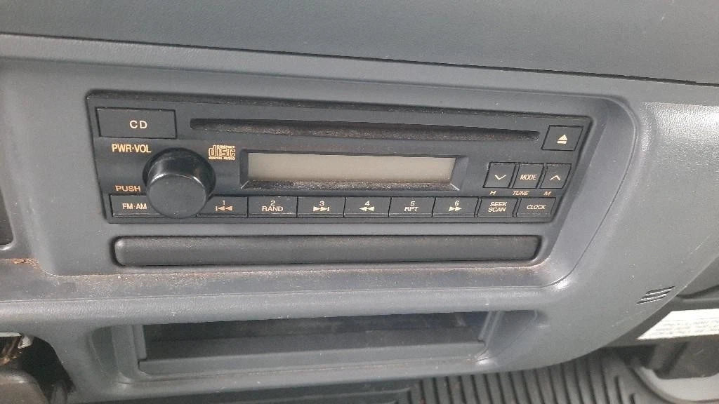 AM/FM/CD Radio for Isuzu NPR HD (2006)