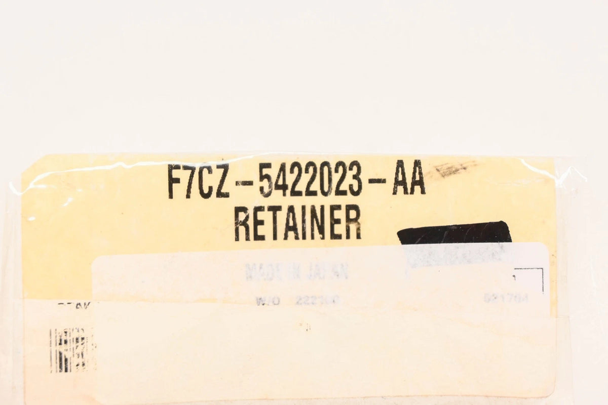Door Lock Cylinder Retainer for Ford (F7CZ-5422023-AA)