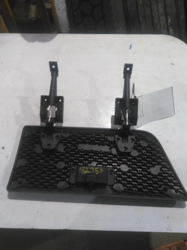 Compartment Door for Freightliner Cascadia 126 (2018) 18-68884-01