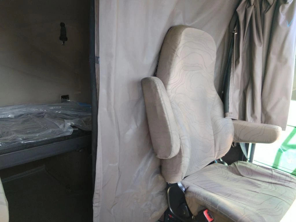 Sleeper Curtain for Volvo VNL (2016)